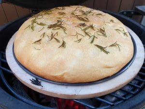 Focaccia van de Big Green Egg BBQ recept brood Italiaans