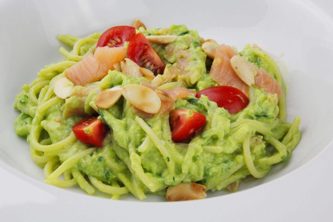 Courgetti met zalm en avocado courgette spaghetti recept gezond