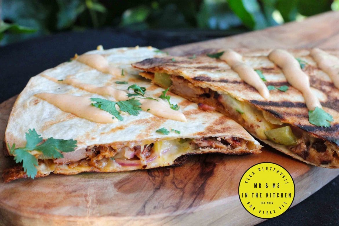 pulled pork quesadilla quesadillas tortilla tortillas Big Green Egg BBQ barbecue kamado Mexicaans Mexican mr and ms in the kitchen